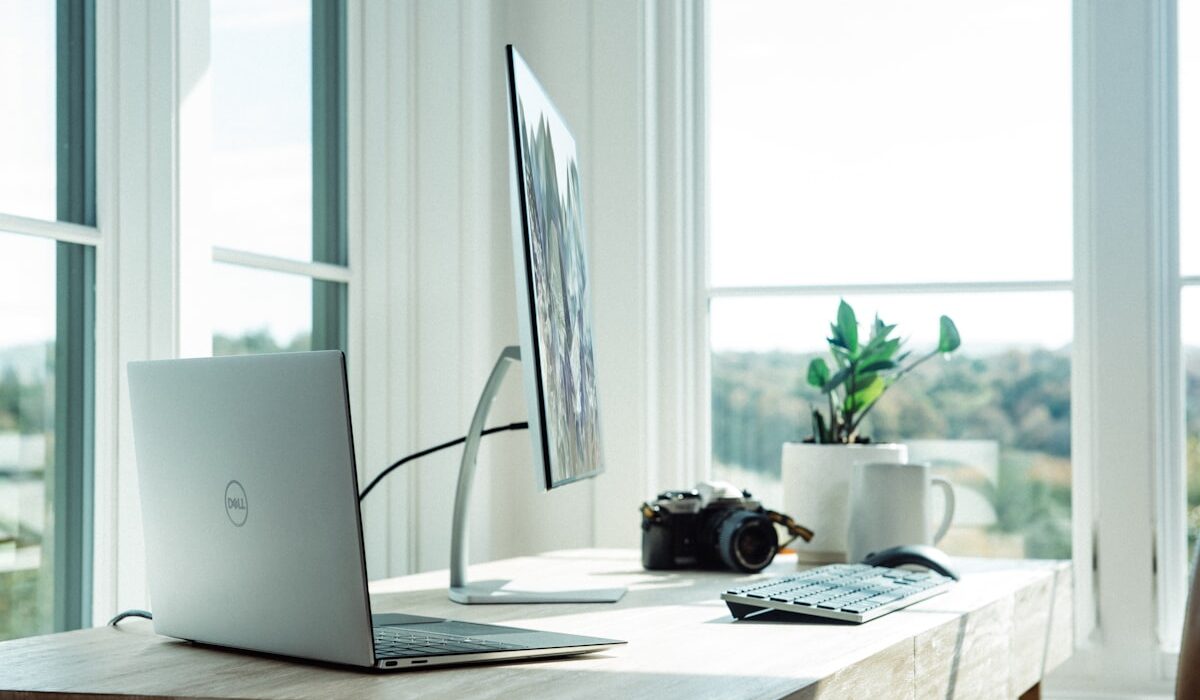Top 5 Laptop Văn Phòng Tốt Nhất 2026: Dell, HP, Asus, Lenovo Hay MacBook?