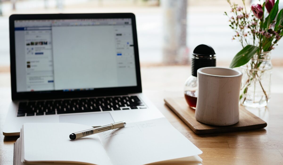 Microsoft Notepad vs OneNote: Chọn App Ghi Chú Nào Trên Windows Cho Phù Hợp?